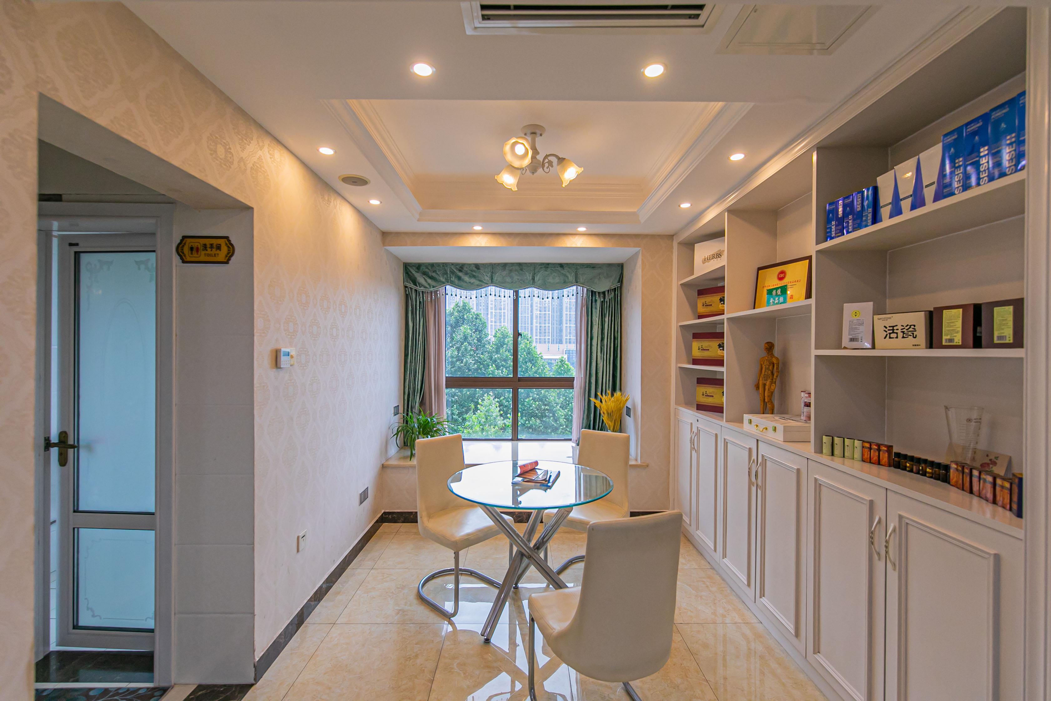 湖湾世景 3室2厅2卫 88.0万 湖湾世景 3室2厅2卫 88.0万厨房