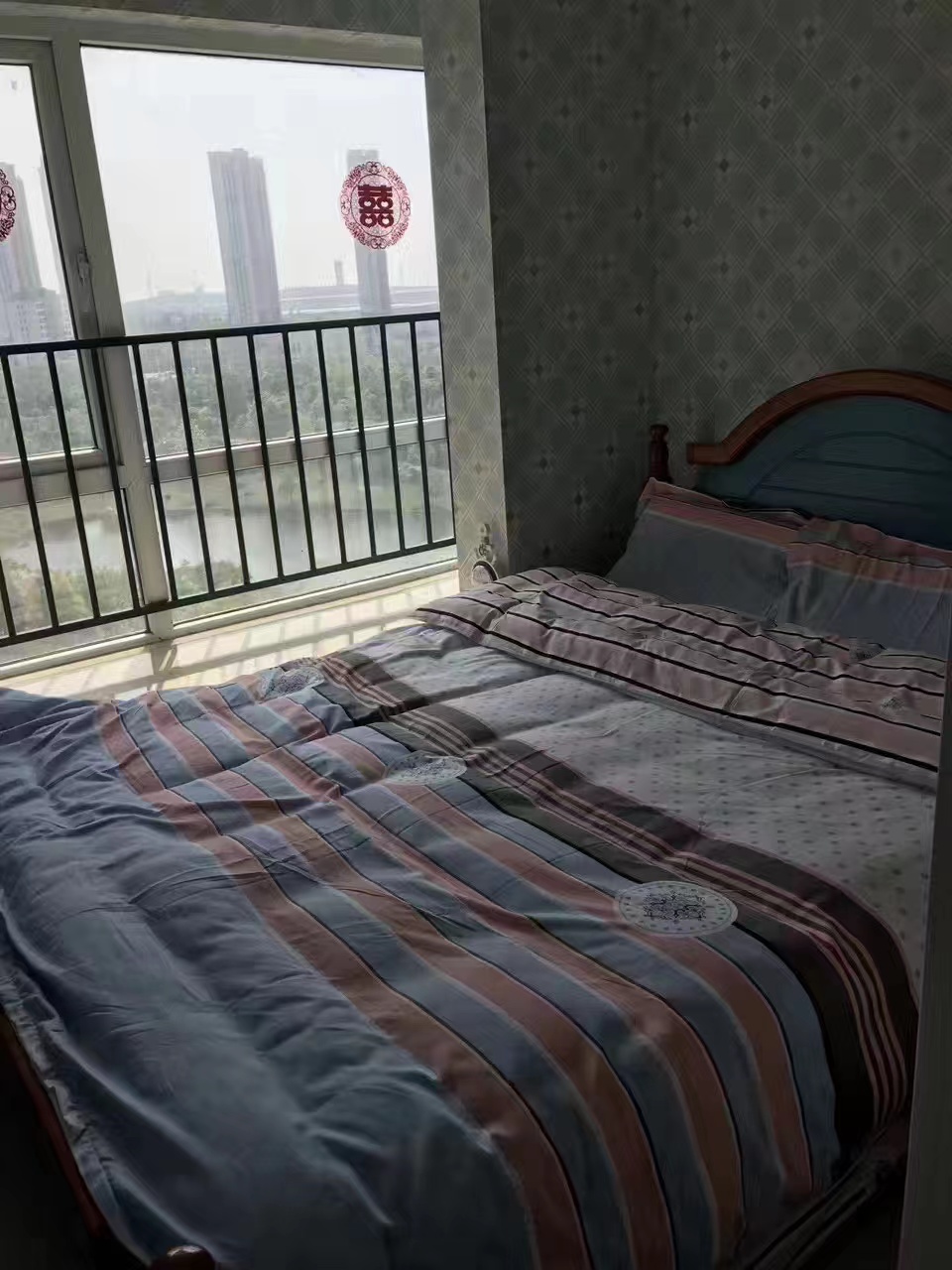 美的城三期 2室2厅1卫 49.8万 美的城三期 2室2厅1卫 49.8万客厅