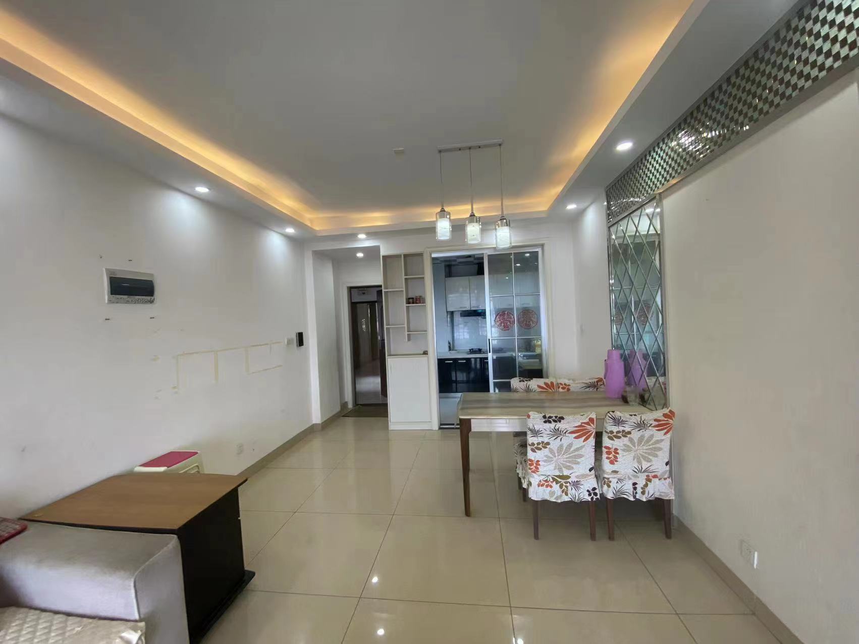 天顺锦楼 2室2厅1卫 59.8万 天顺锦楼 2室2厅1卫 59.8万客厅