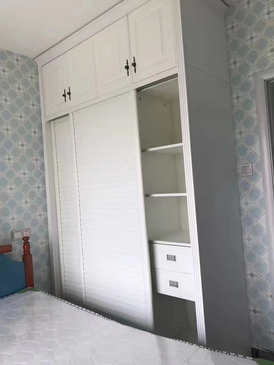 美的城三期 2室2厅1卫 49.8万 美的城三期 2室2厅1卫 49.8万客厅