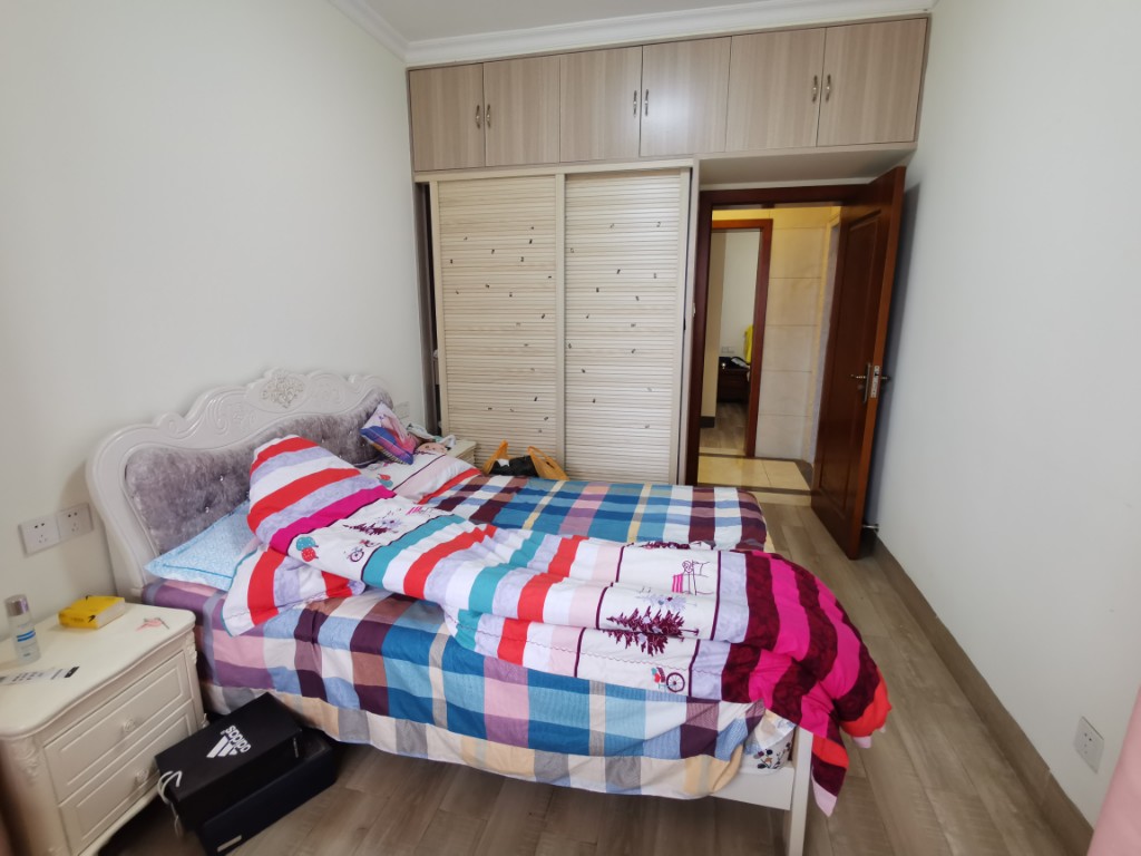 西郡佳园 3室2厅2卫 73.8万 西郡佳园 3室2厅2卫 73.8万客厅