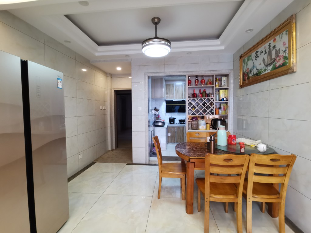 西郡佳园 3室2厅2卫 73.8万 西郡佳园 3室2厅2卫 73.8万客厅