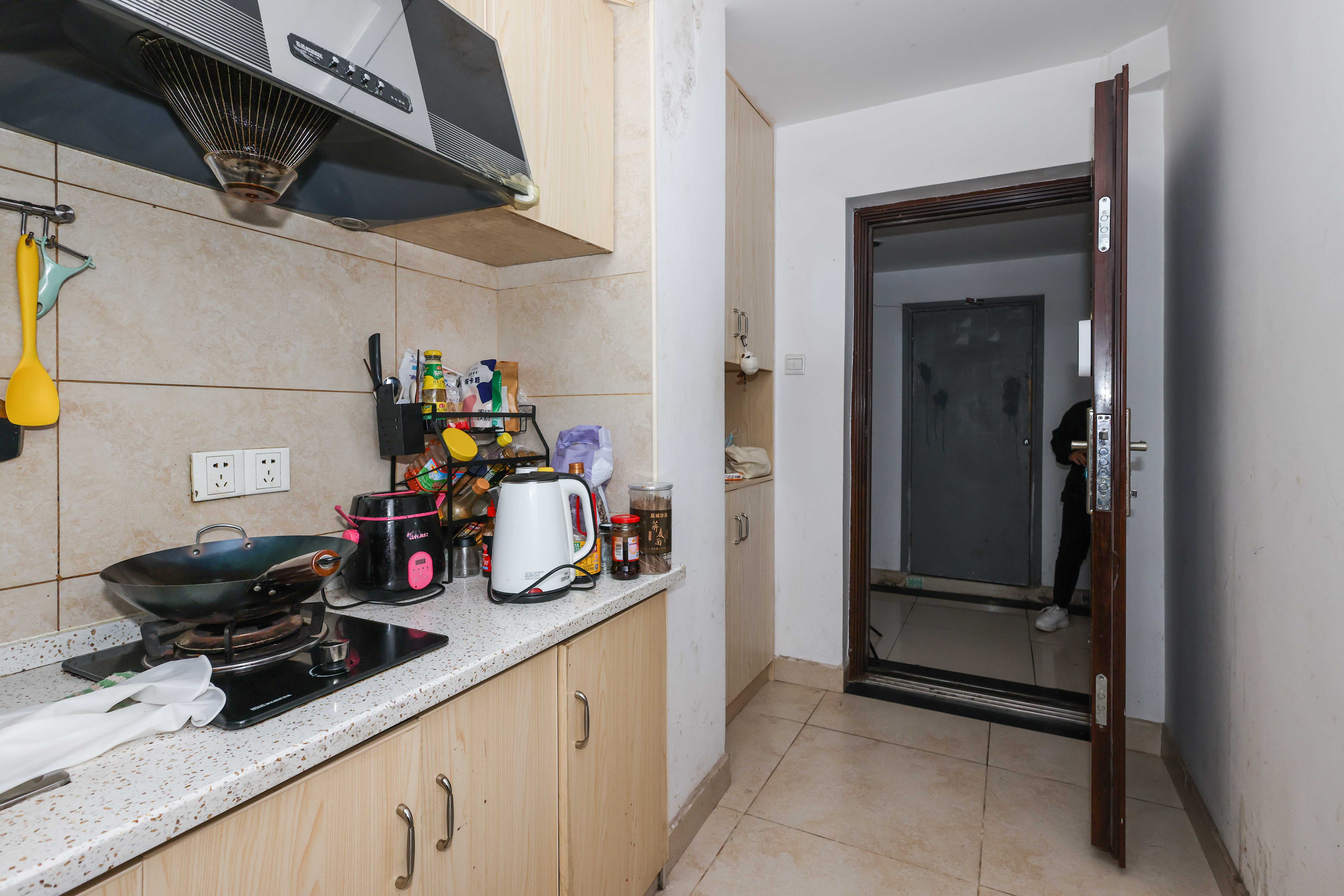 麓谷明珠 1室1厅1卫 40.0万 麓谷明珠 1室1厅1卫 40.0万厨房