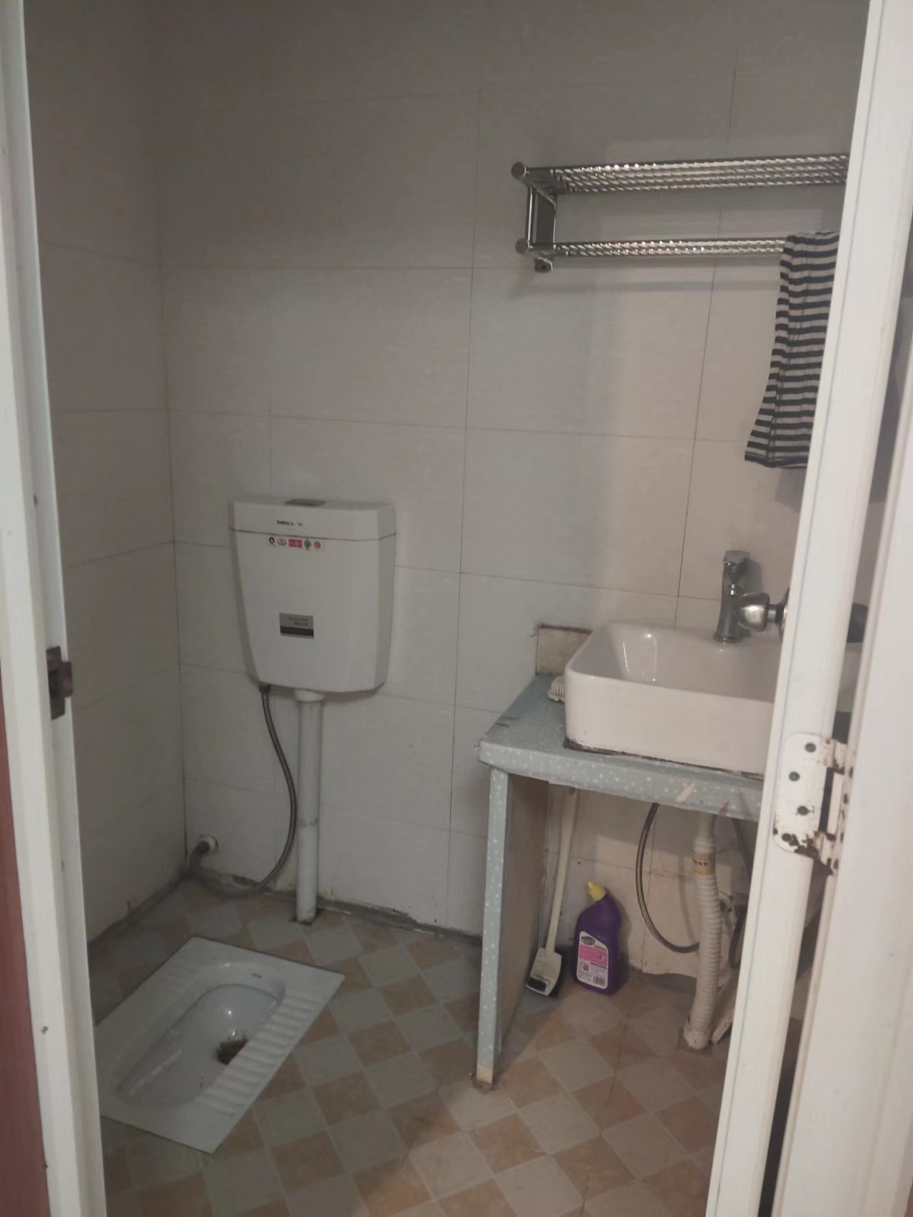 四季花园 1室1厅1卫 29.0万 四季花园 1室1厅1卫 29.0万客厅