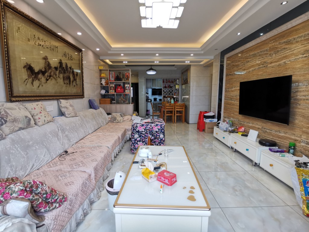 西郡佳园 3室2厅2卫 73.8万 西郡佳园 3室2厅2卫 73.8万客厅