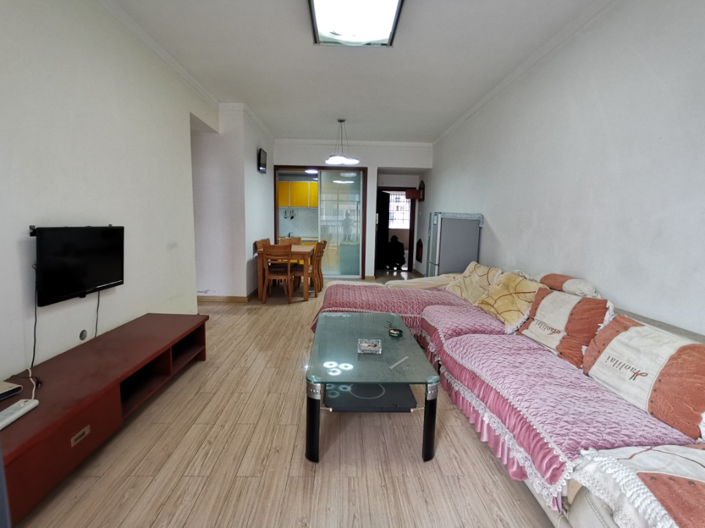 城市风景  2室2厅1卫    53.0万 城市风景  2室2厅1卫    53.0万客厅