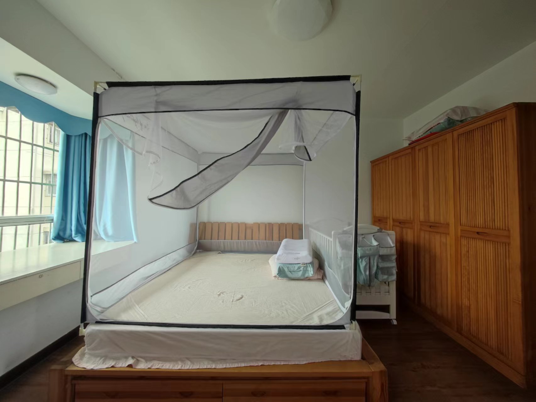 庆云山庄(里面有石塘冲)  4室2厅1卫    69.0万 庆云山庄(里面有石塘冲)  4室2厅1卫    69.0万客厅