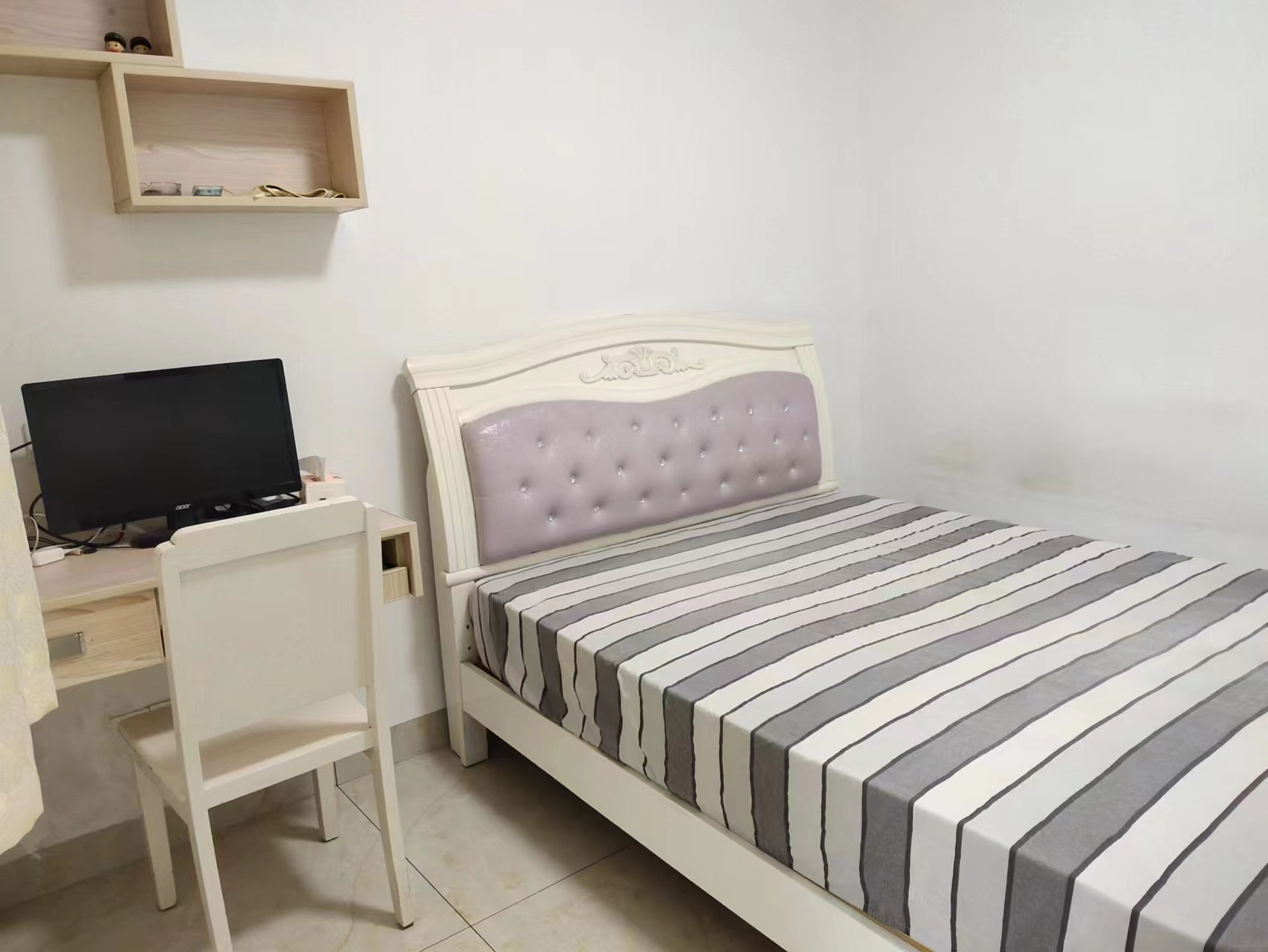 金碧花园 2室2厅1卫 65.0万 金碧花园 2室2厅1卫 65.0万客厅