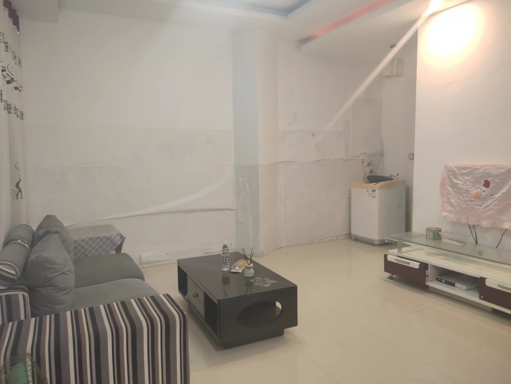 四季花园 1室1厅1卫 29.0万 四季花园 1室1厅1卫 29.0万客厅