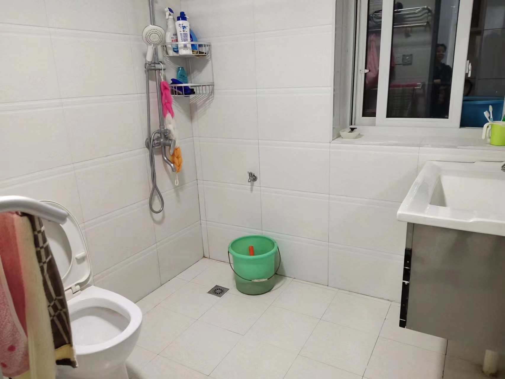 金碧花园 2室2厅1卫 65.0万 金碧花园 2室2厅1卫 65.0万客厅