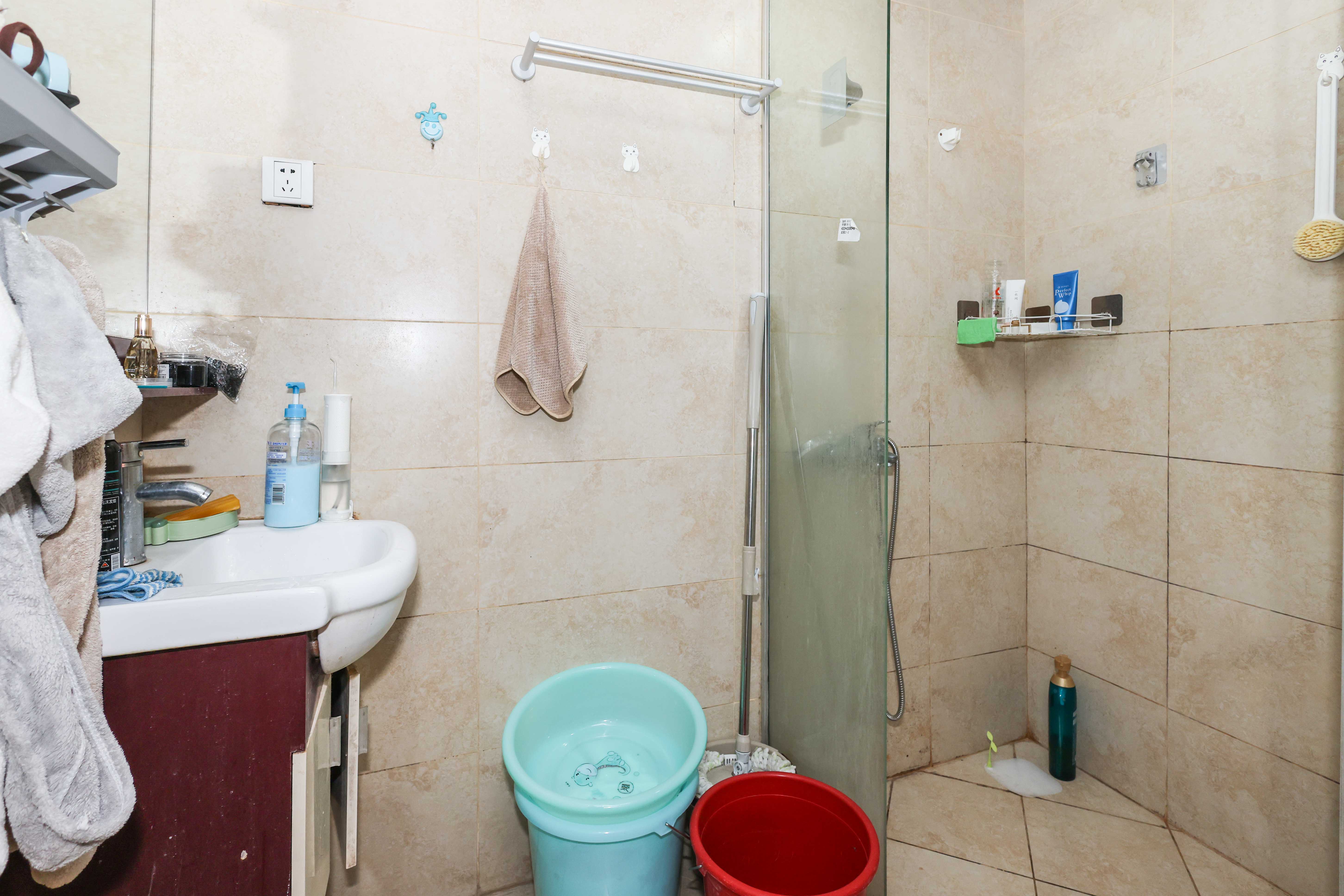 麓谷明珠 1室1厅1卫 40.0万 麓谷明珠 1室1厅1卫 40.0万卫生间