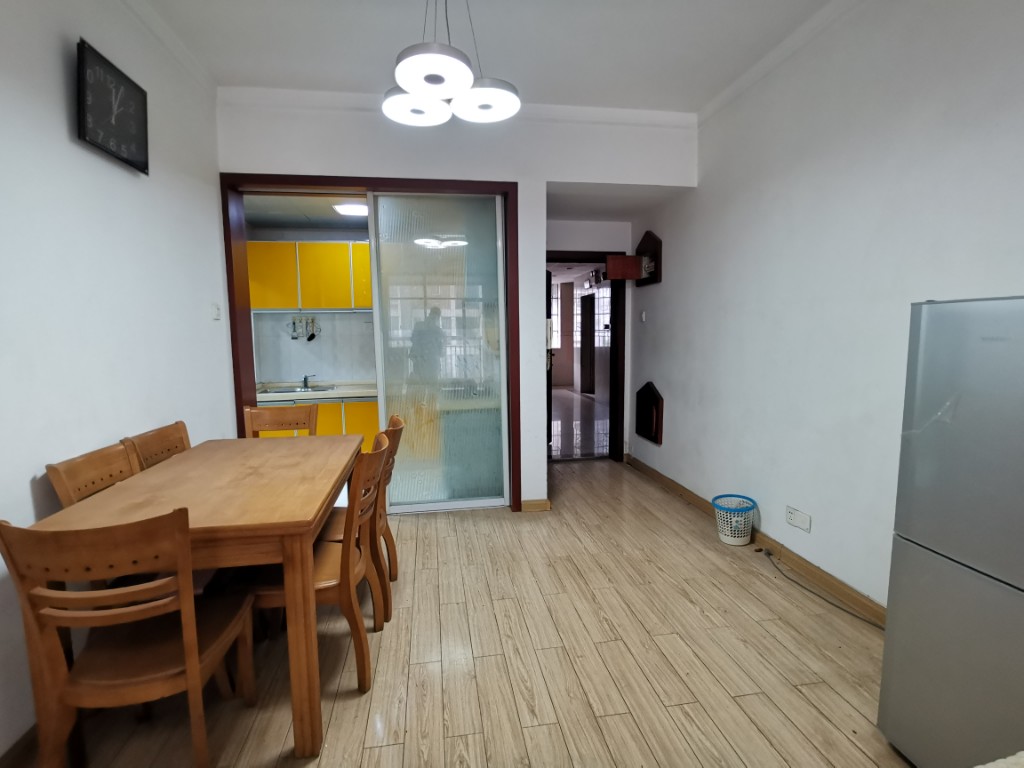 城市风景  2室2厅1卫    53.0万 城市风景  2室2厅1卫    53.0万客厅