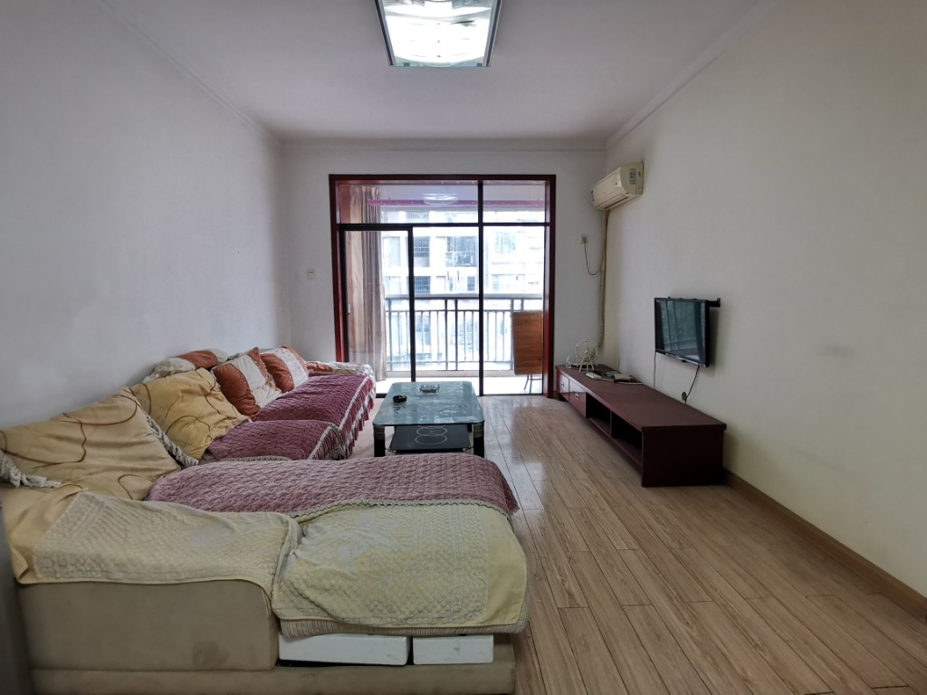 城市风景  2室2厅1卫    53.0万 城市风景  2室2厅1卫    53.0万客厅