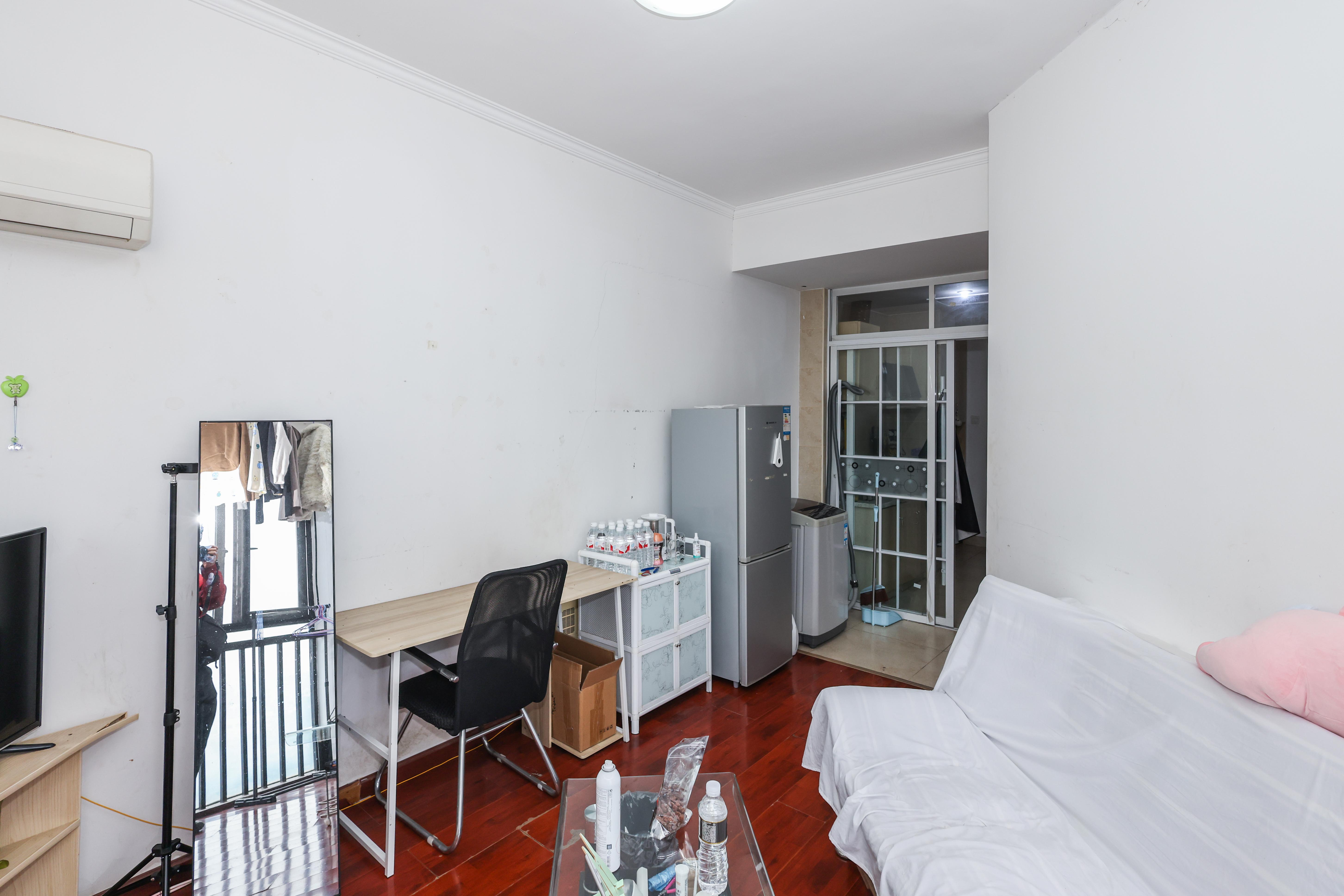 麓谷明珠 1室1厅1卫 40.0万 麓谷明珠 1室1厅1卫 40.0万客厅