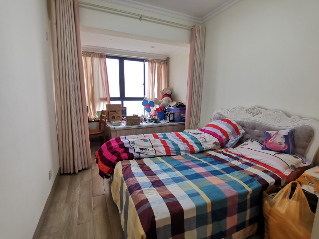 西郡佳园 3室2厅2卫 73.8万 西郡佳园 3室2厅2卫 73.8万客厅