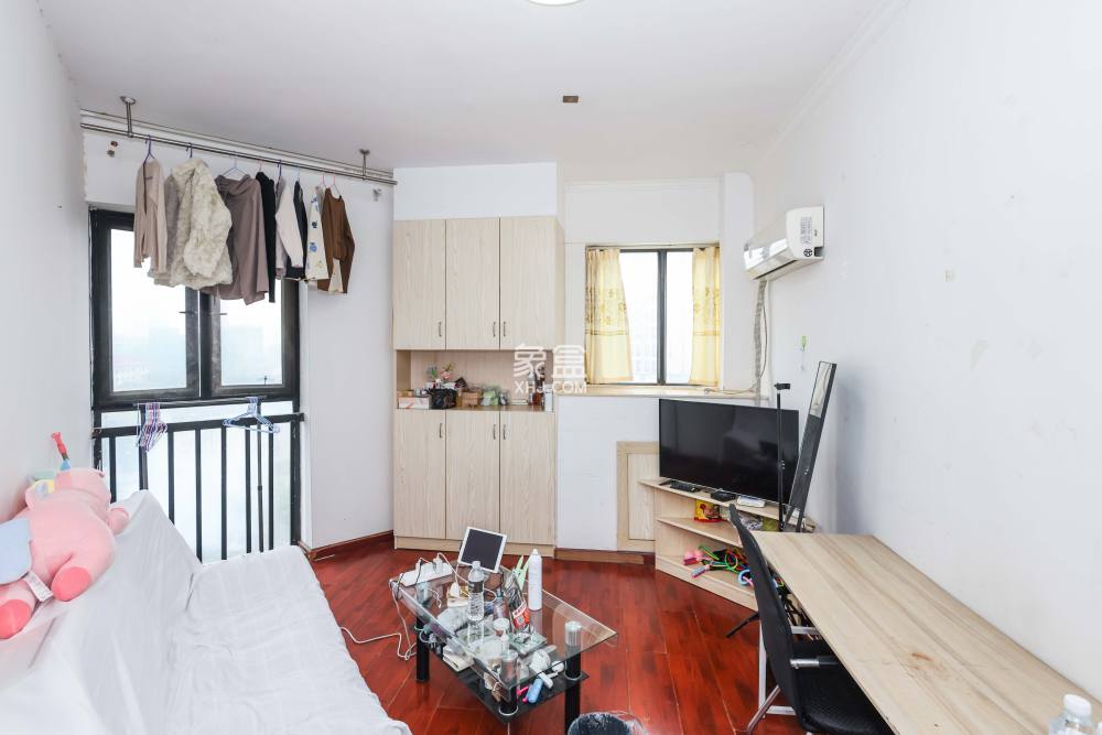 麓谷明珠  1室1厅1卫    40.0万