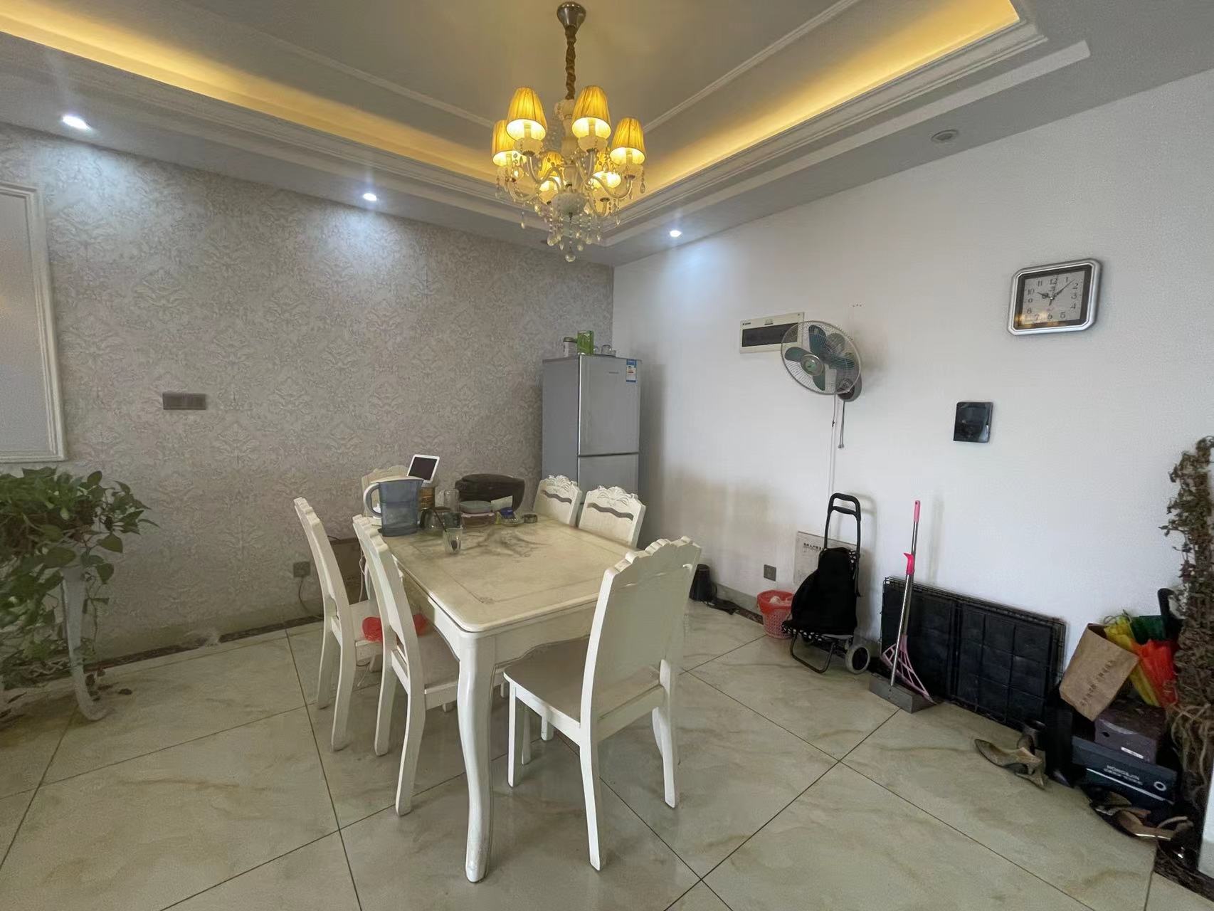 凯旋名门人民中路1006号 2室2厅1卫 65.0万 凯旋名门人民中路1006号 2室2厅1卫 65.0万客厅