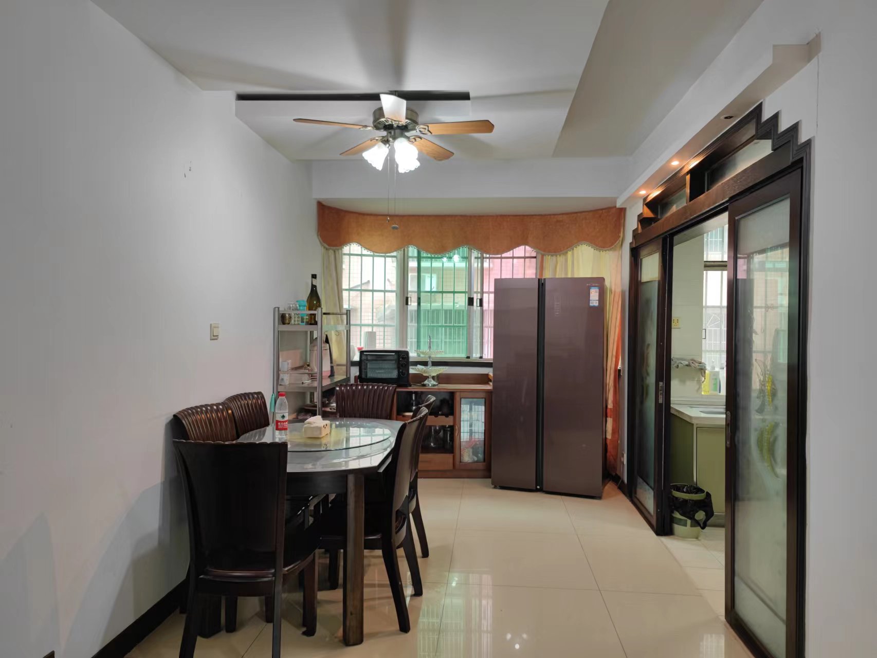 庆云山庄(里面有石塘冲)  4室2厅1卫    69.0万 庆云山庄(里面有石塘冲)  4室2厅1卫    69.0万客厅