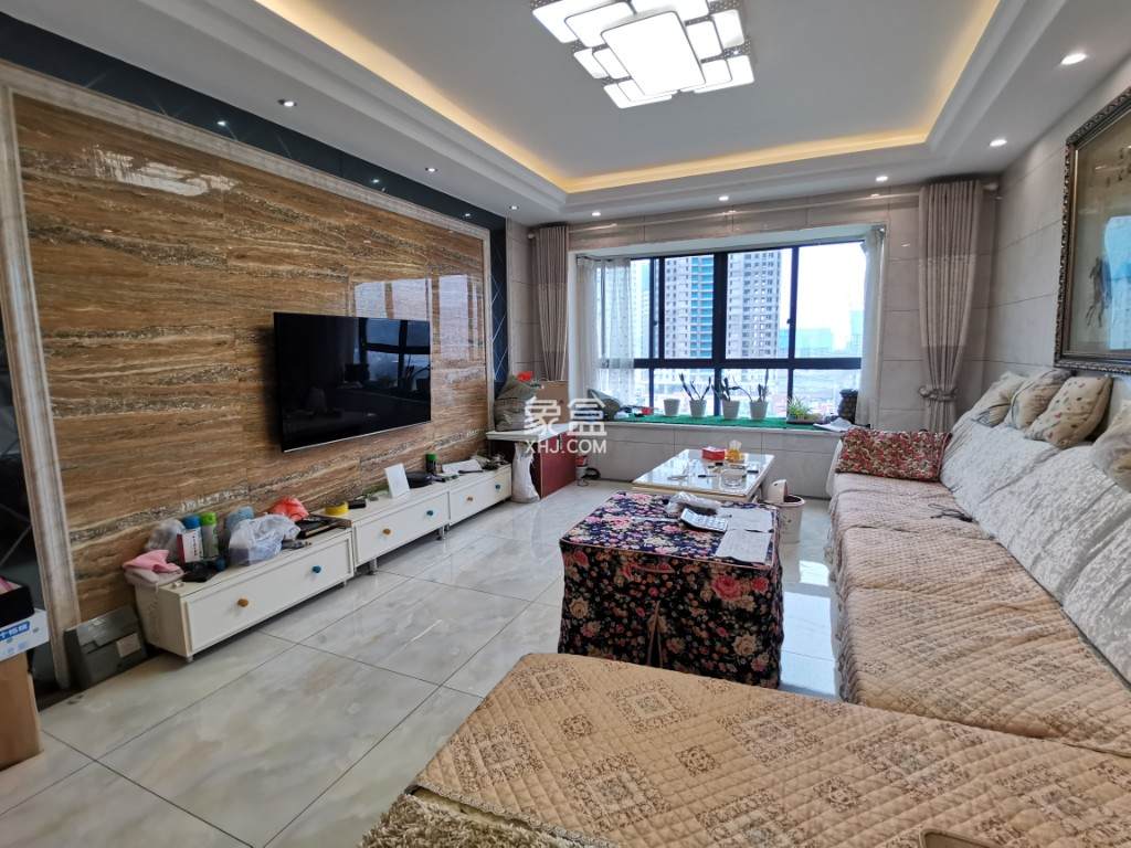 西郡佳园 3室2厅2卫 73.8万 西郡佳园 3室2厅2卫 73.8万客厅