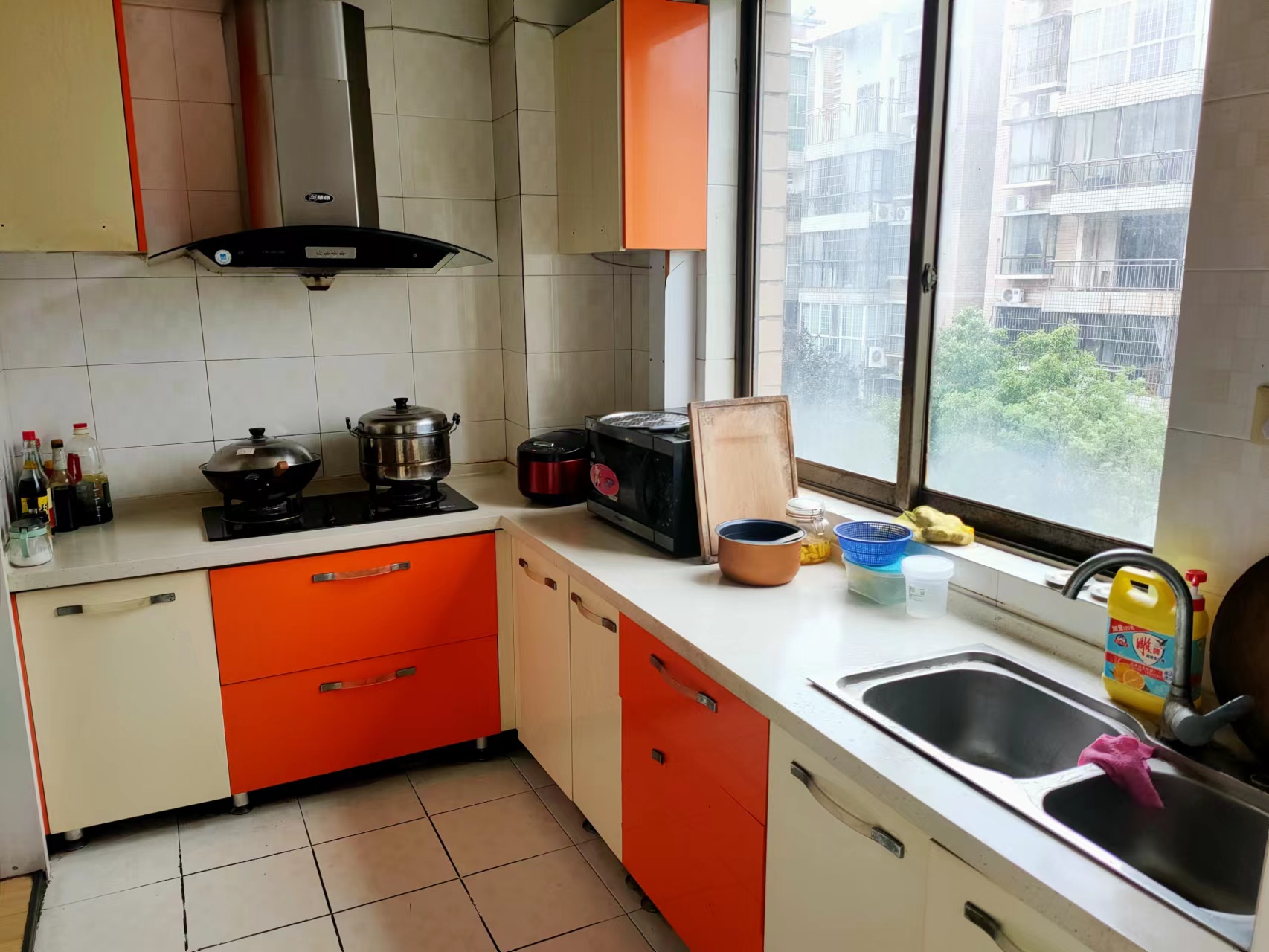 钻石怡园 3室2厅2卫 69.0万 钻石怡园 3室2厅2卫 69.0万客厅