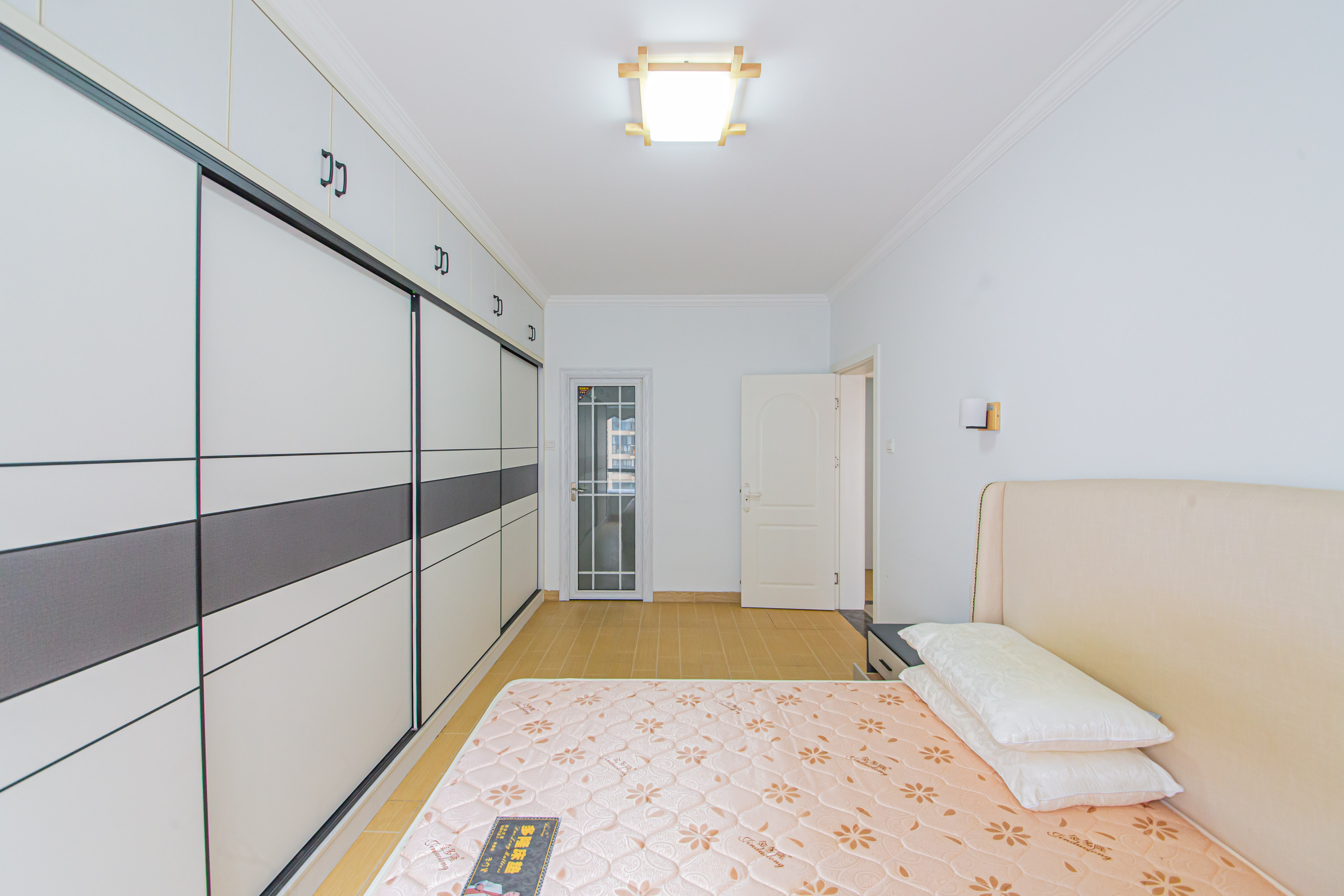 中建芙蓉嘉苑  3室2厅2卫    127.9万卧室