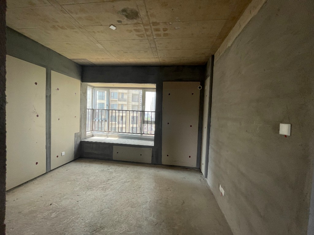 当代尚品苑 4室2厅2卫 66.0万 当代尚品苑 4室2厅2卫 66.0万客厅