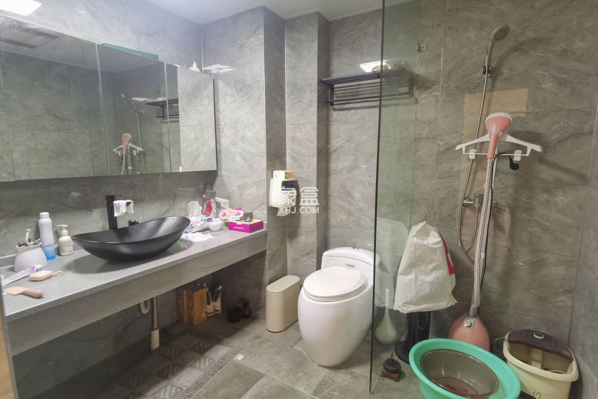 文化园三期  3室2厅2卫    95.0万 文化园三期  3室2厅2卫    95.0万客厅