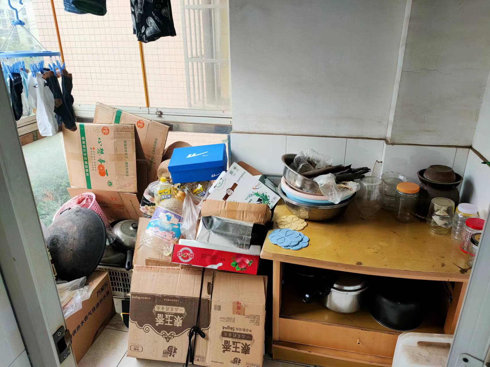 钻石怡园 3室2厅2卫 69.0万 钻石怡园 3室2厅2卫 69.0万客厅