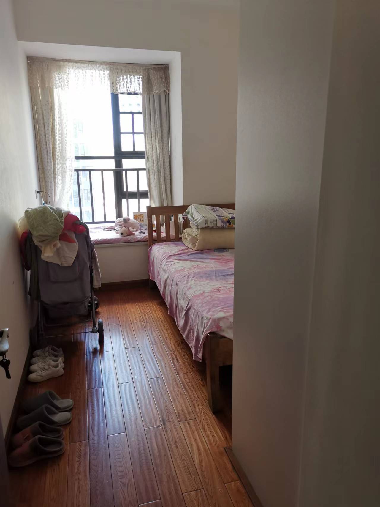 莱茵小镇 3室2厅2卫 75.8万 莱茵小镇 3室2厅2卫 75.8万客厅