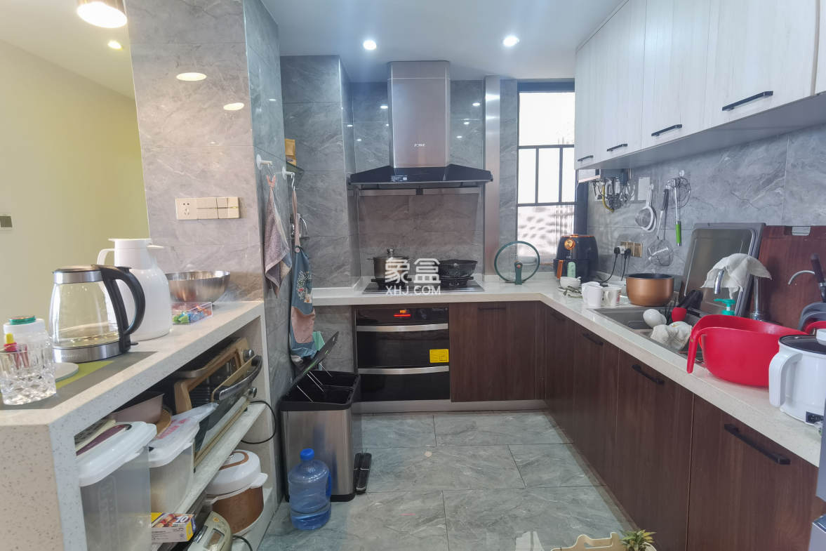 文化园三期  3室2厅2卫    95.0万 文化园三期  3室2厅2卫    95.0万客厅