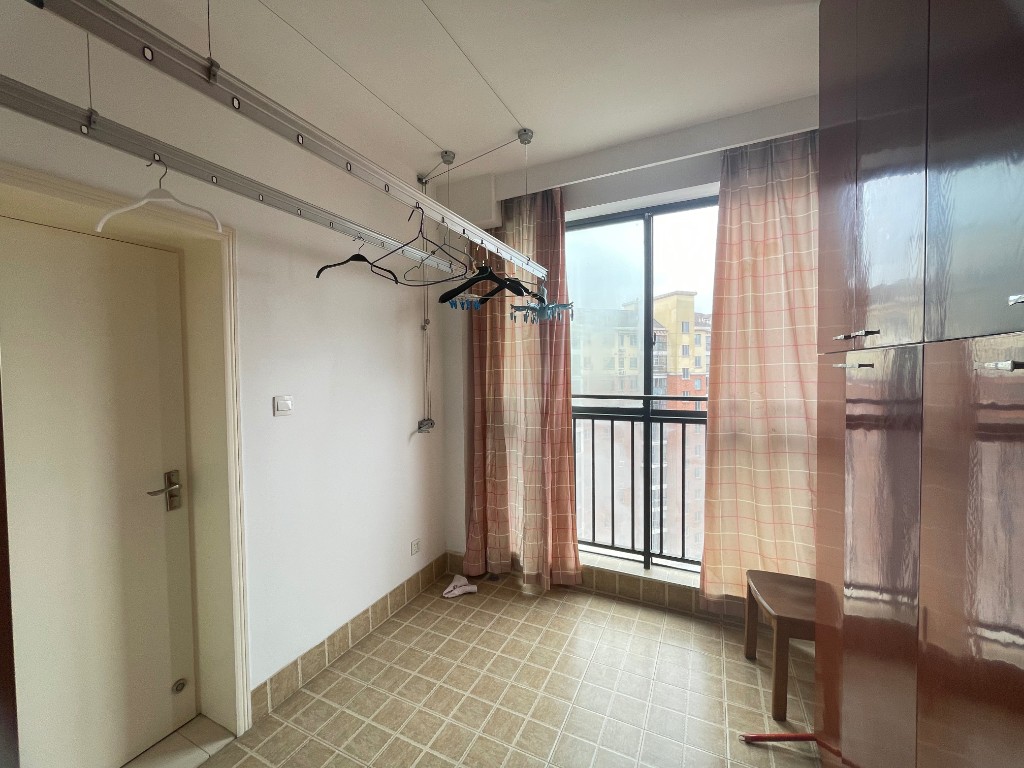 331南方印象 3室2厅2卫 72.8万 331南方印象 3室2厅2卫 72.8万客厅