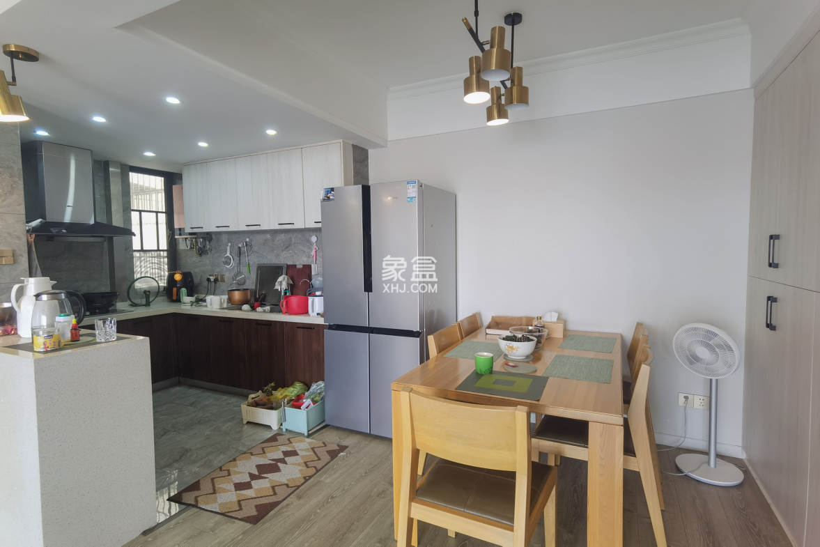 文化园三期  3室2厅2卫    95.0万 文化园三期  3室2厅2卫    95.0万客厅