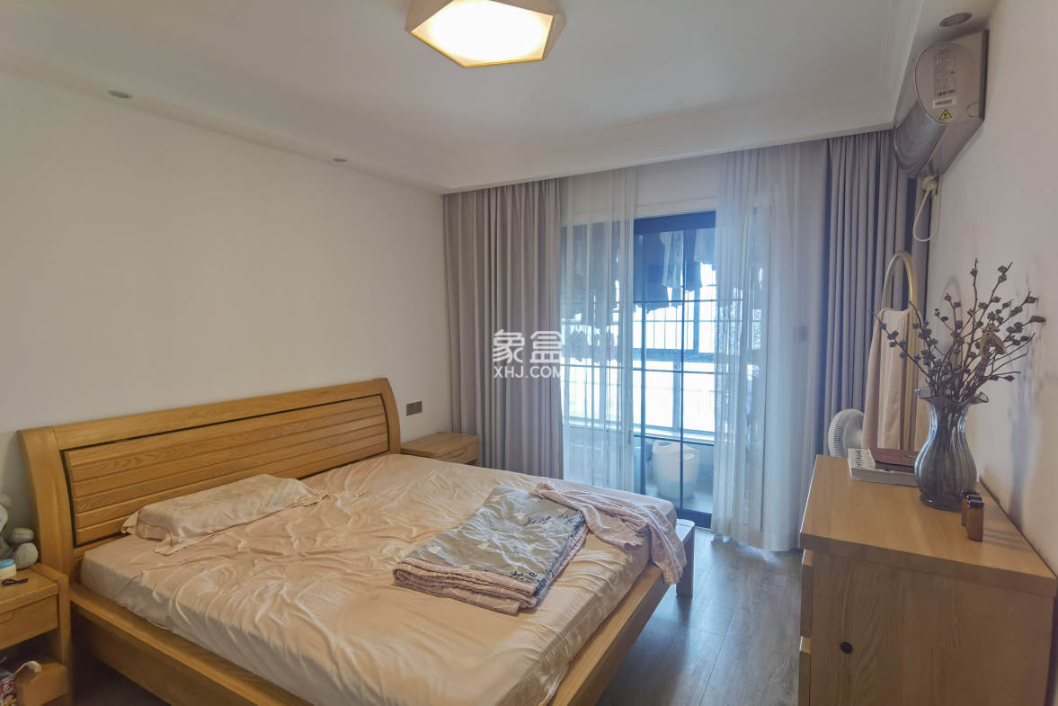 文化园三期  3室2厅2卫    95.0万 文化园三期  3室2厅2卫    95.0万客厅