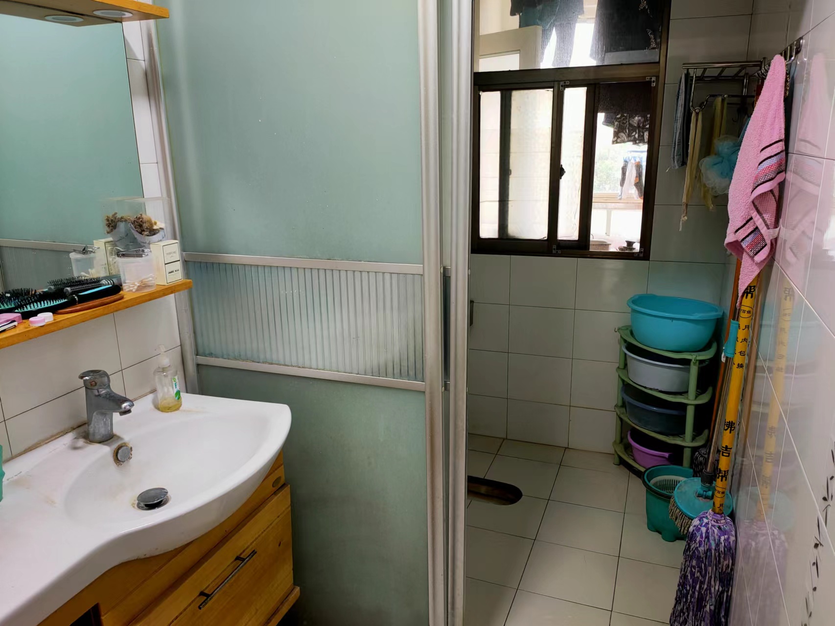 钻石怡园 3室2厅2卫 69.0万 钻石怡园 3室2厅2卫 69.0万客厅