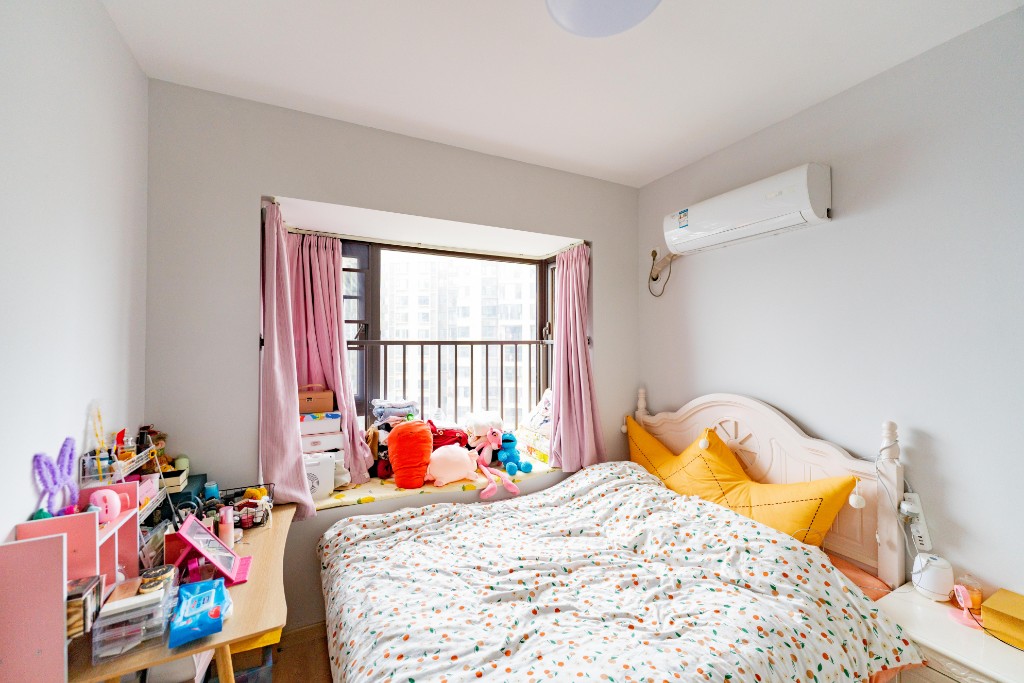 保利大都汇一期、二期 4室2厅2卫 153.0万 保利大都汇一期、二期 4室2厅2卫 153.0万卧室