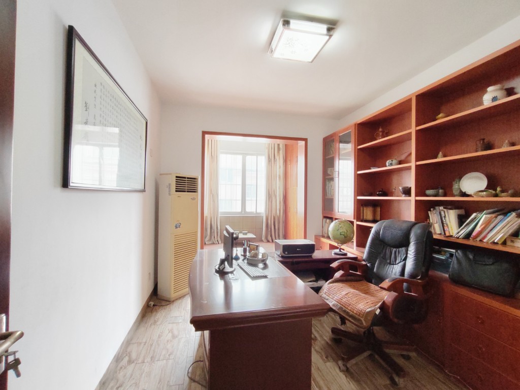 株洲富景园 5室2厅2卫 63.8万 株洲富景园 5室2厅2卫 63.8万客厅