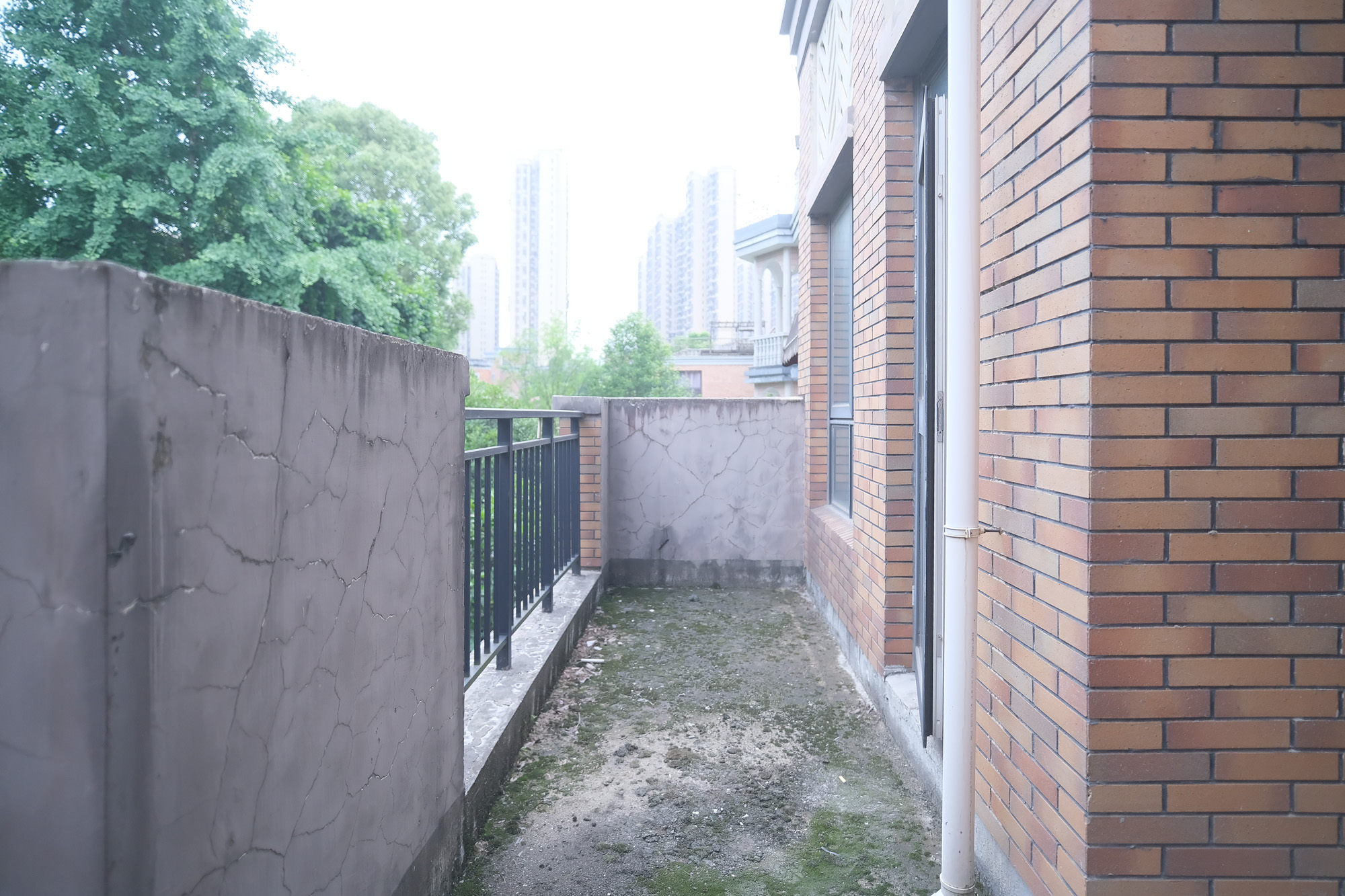 山水湾  6室3厅4卫    410.0万 山水湾  6室3厅4卫    410.0万客厅