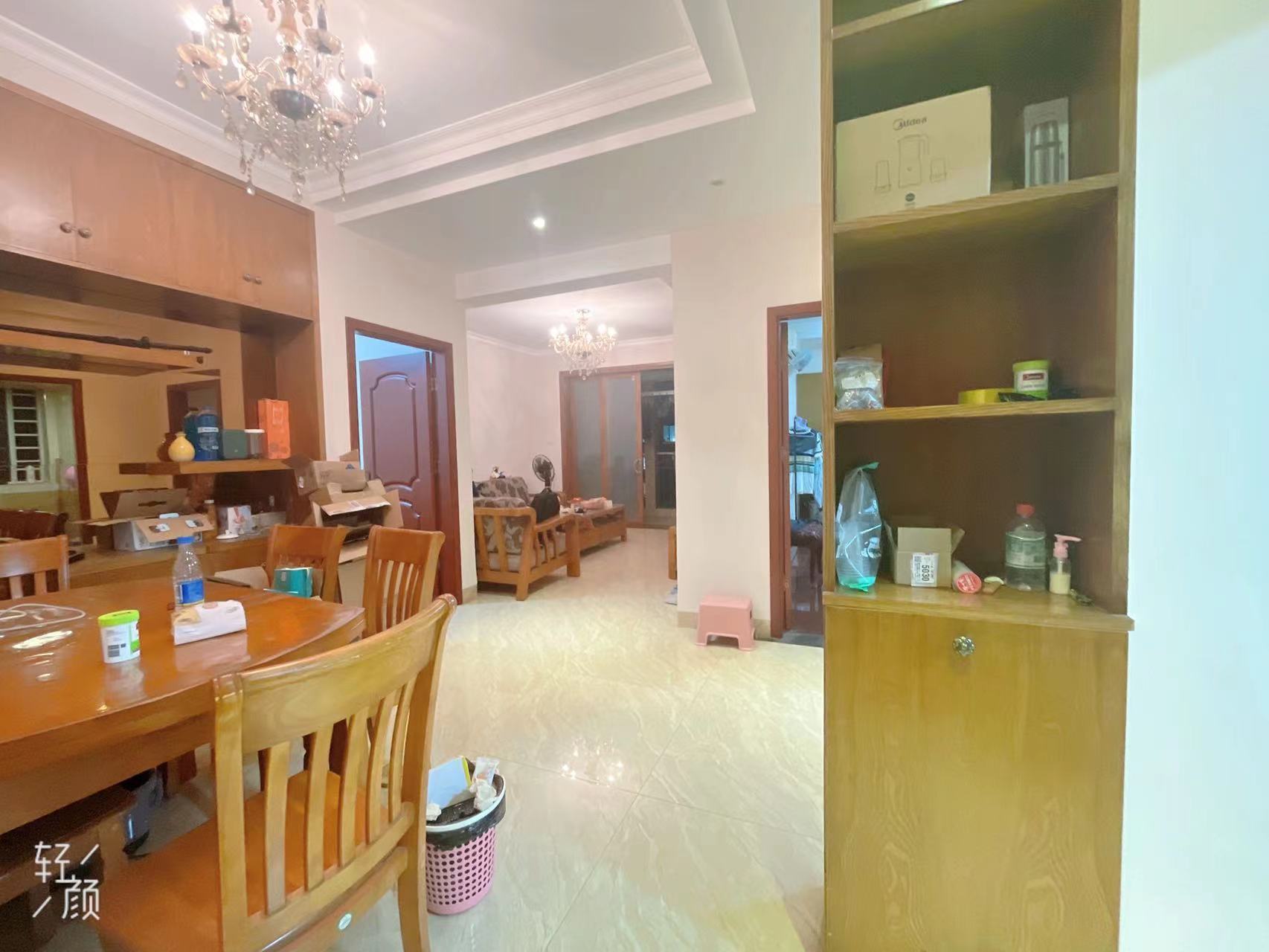 泰山公馆 2室2厅1卫 53.8万 泰山公馆 2室2厅1卫 53.8万客厅