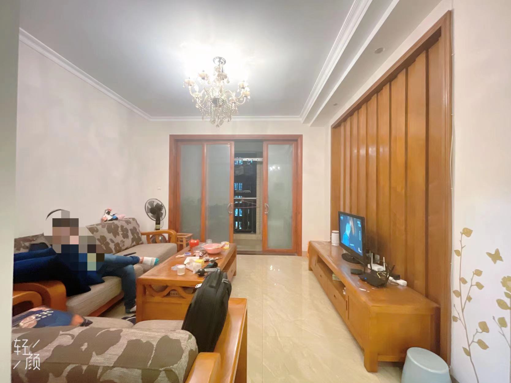 泰山公馆 2室2厅1卫 53.8万 泰山公馆 2室2厅1卫 53.8万客厅