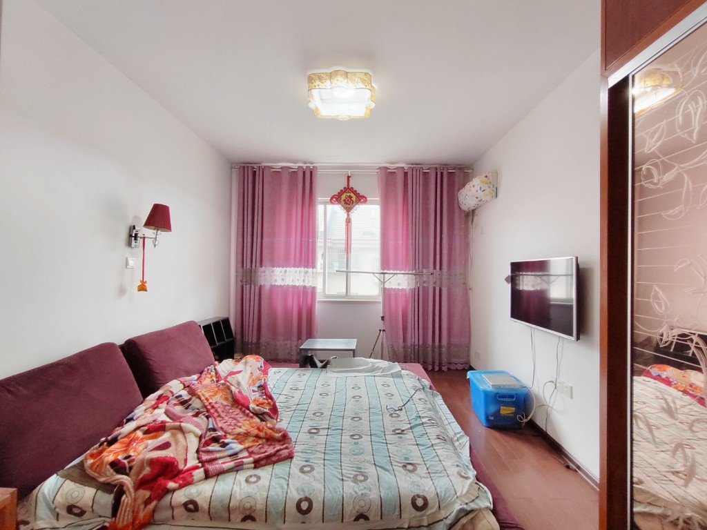 株洲富景园 5室2厅2卫 63.8万 株洲富景园 5室2厅2卫 63.8万客厅