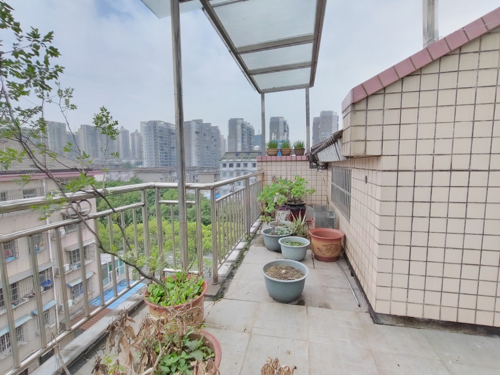 株洲富景园 5室2厅2卫 63.8万 株洲富景园 5室2厅2卫 63.8万客厅