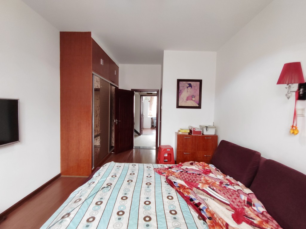 株洲富景园 5室2厅2卫 63.8万 株洲富景园 5室2厅2卫 63.8万客厅