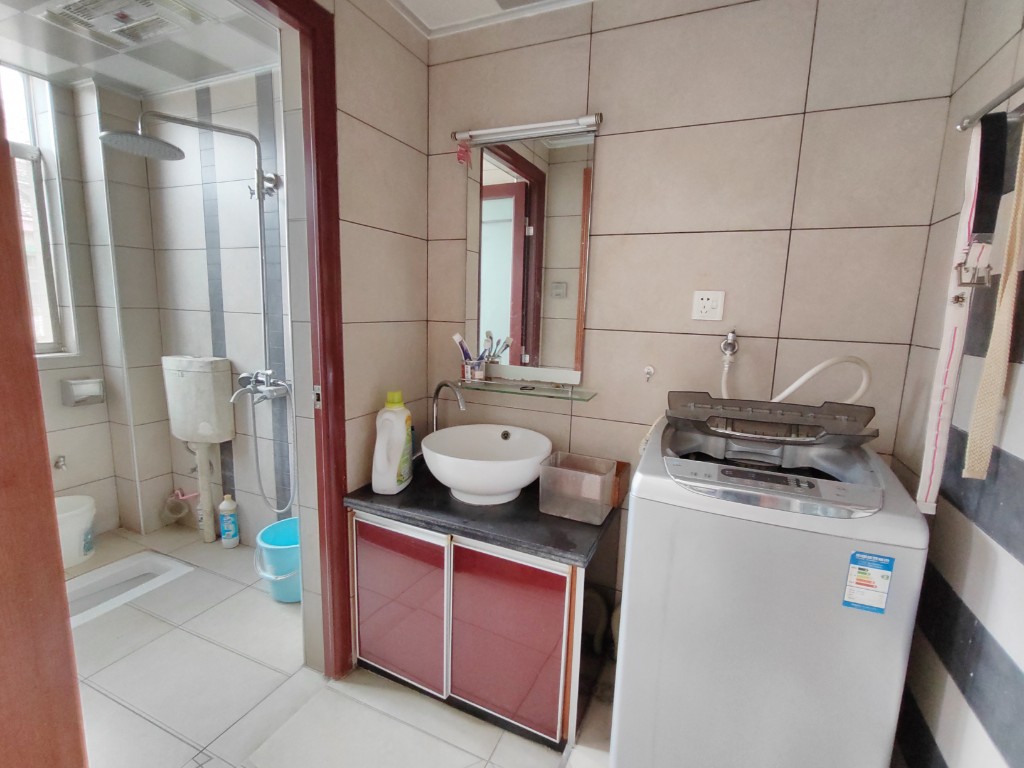 株洲富景园 5室2厅2卫 63.8万 株洲富景园 5室2厅2卫 63.8万客厅