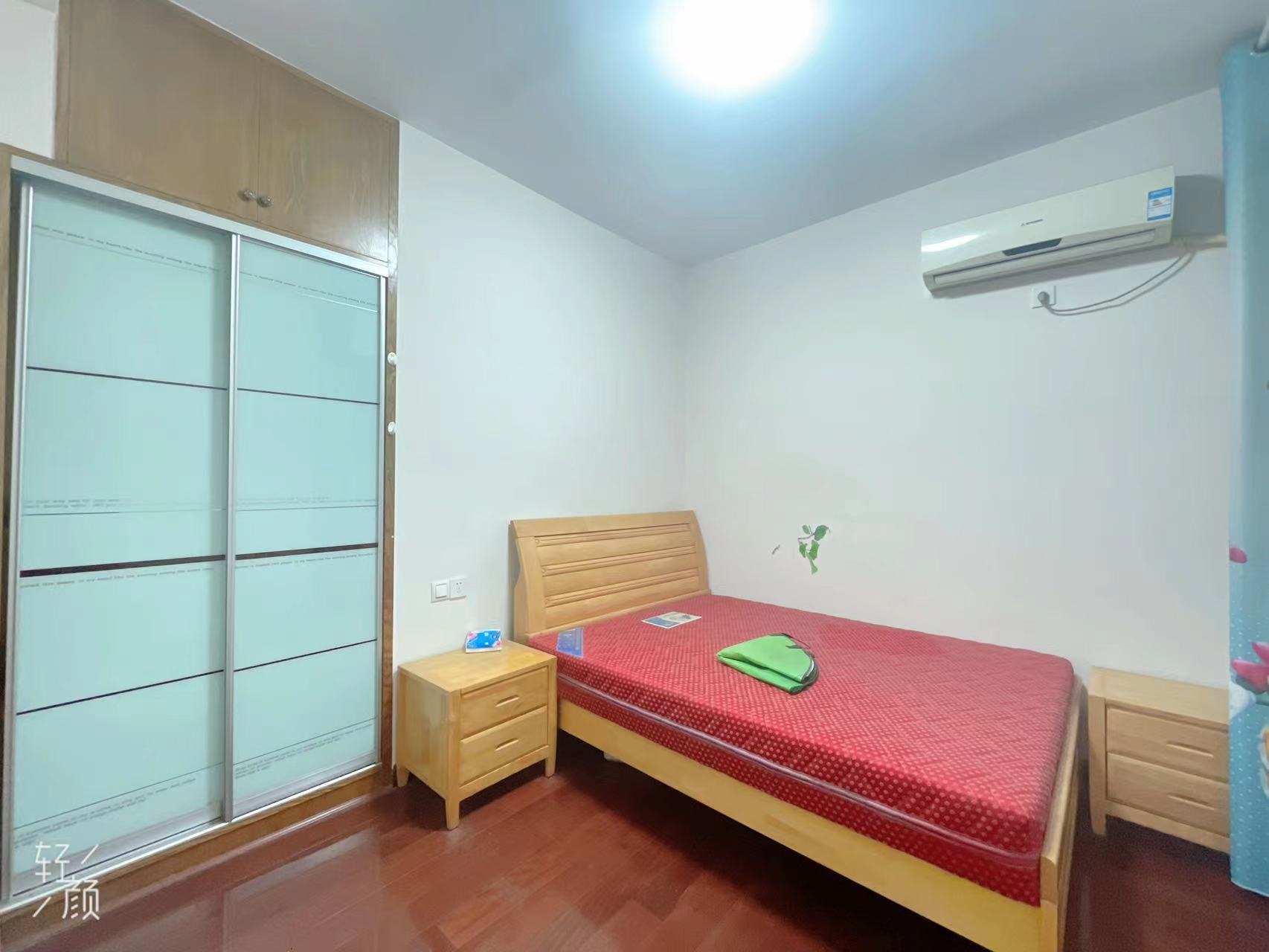 泰山公馆 2室2厅1卫 53.8万 泰山公馆 2室2厅1卫 53.8万客厅