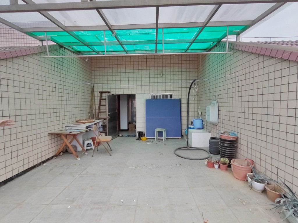 株洲富景园 5室2厅2卫 63.8万 株洲富景园 5室2厅2卫 63.8万客厅