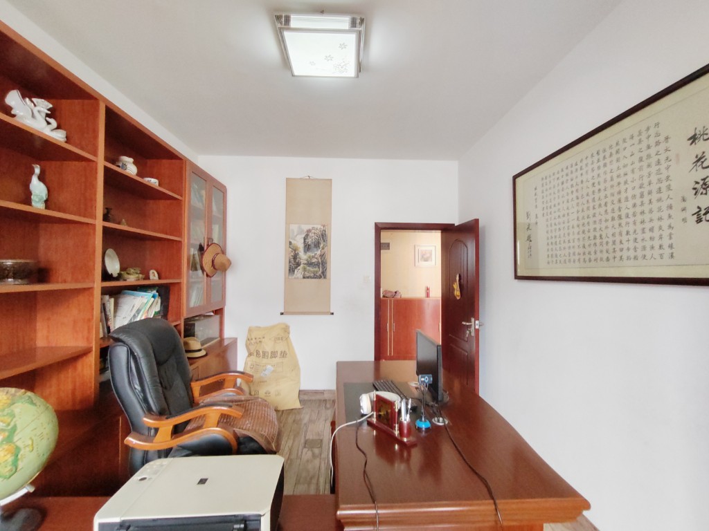 株洲富景园 5室2厅2卫 63.8万 株洲富景园 5室2厅2卫 63.8万客厅