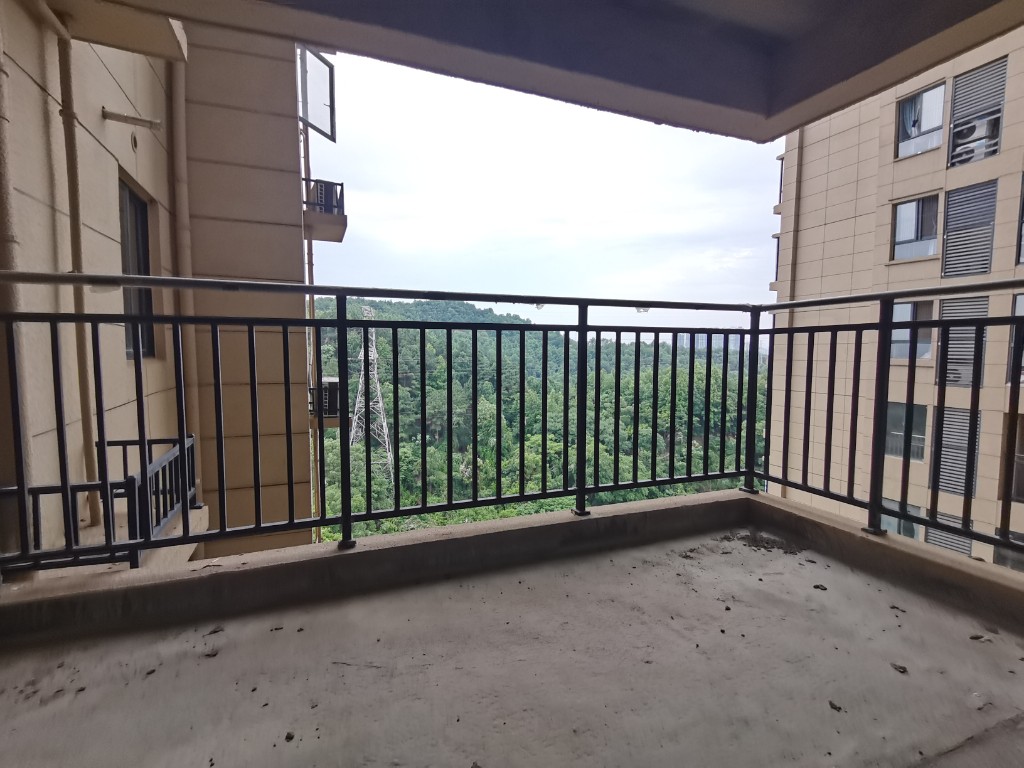 时代新城(翰林府) 3室2厅2卫 52.8万 时代新城(翰林府) 3室2厅2卫 52.8万客厅