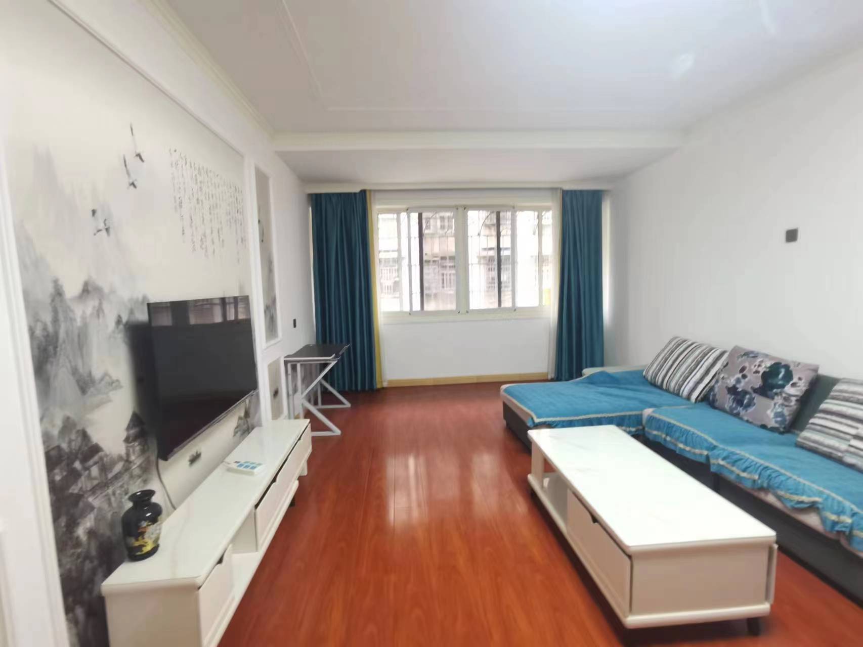 响石花园 2室2厅1卫 43.8万 响石花园 2室2厅1卫 43.8万客厅