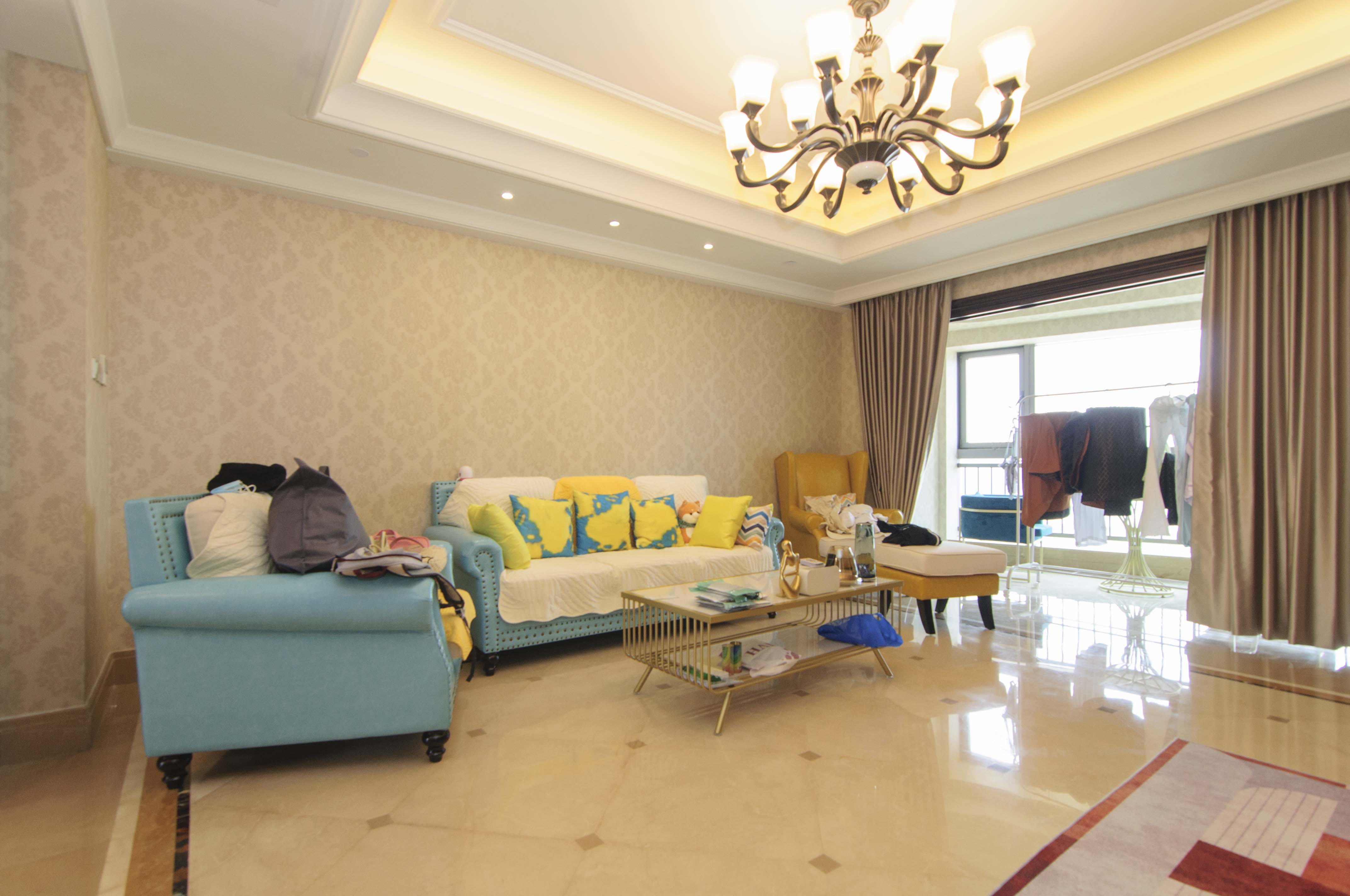 华远隆玺  3室2厅2卫    720.0万客厅