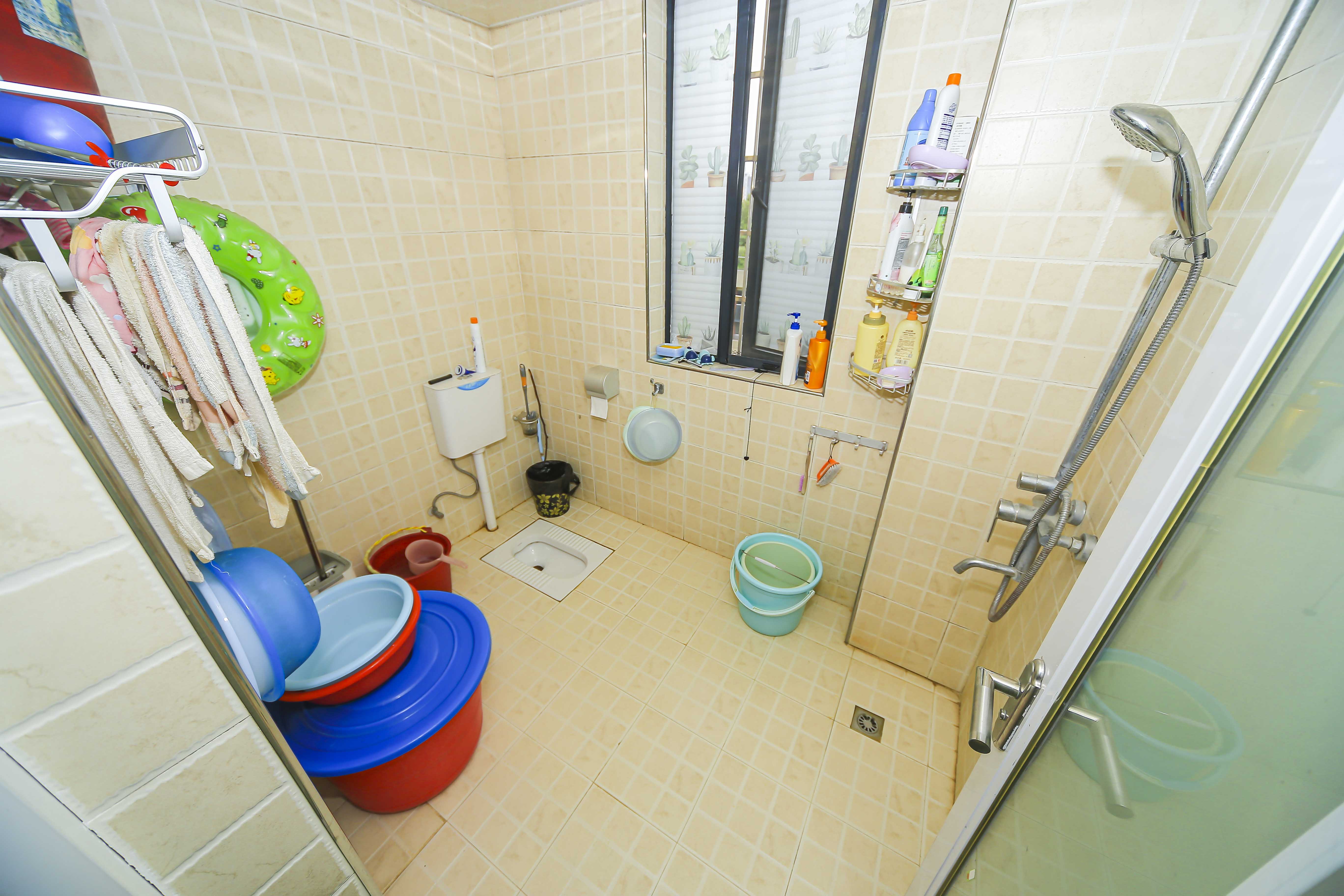 中建麓山和苑  3室2厅1卫   85.00万卫生间